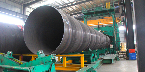 生產(chǎn)螺旋鋼管的原料有哪些？卷板和帶鋼哪個好？