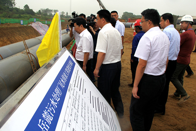 市領(lǐng)導(dǎo)張迎春、夏建平、劉明理等參加調(diào)研，望城區(qū)領(lǐng)導(dǎo)孔玉成、鄒特等陪同調(diào)研